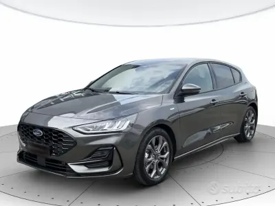 Usata Ford Focus ST-Line 125 CV (91 kW) 2022 Magnetic grey Berlina