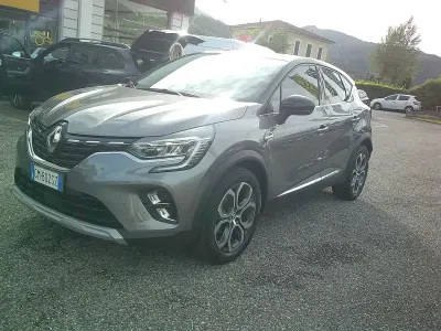 Usata Renault Captur Intens 101 CV (74 kW) 2023 Grigio SUV