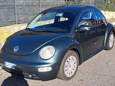 Usata VW New Beetle 102 CV (75 kW) 2003 Verde Utilitaria