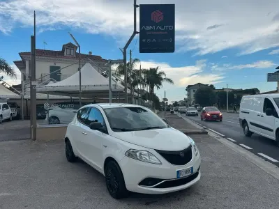 Usata Lancia Ypsilon S 95 CV (69 kW) 2016 Bianco Utilitaria