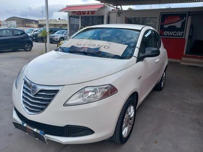 usata Lancia Ypsilon 0.9 TwinAir 85 CV 5 porte S&S Gold