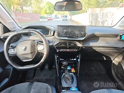 Usata Peugeot 208 Active 100 CV (73 kW) 2024 Grigio Utilitaria