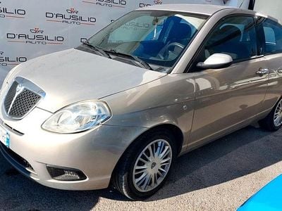 Usata Lancia Ypsilon 69 CV (50 kW) 2008 Oro Utilitaria