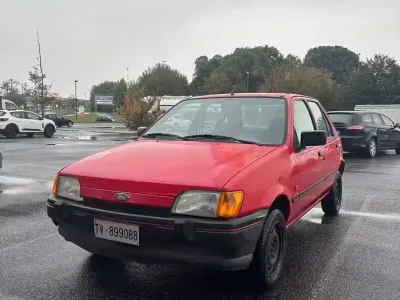 Usata Ford Fiesta 53 CV (38 kW) 1991 Rosso Utilitaria