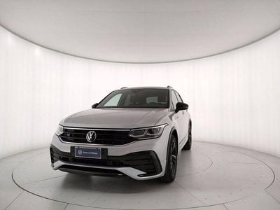 Usata VW Tiguan R-line 190 CV (139 kW) 2023 Reflex silver metallizzato SUV