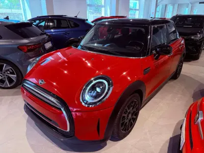 Usata Mini Cooper Business 136 CV (100 kW) 2023 Rosso Utilitaria
