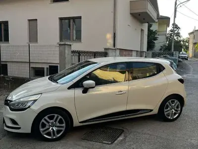 Usata Renault Clio IV Intens 110 CV (80 kW) 2017 Berlina