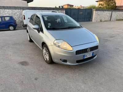 Usata Fiat Grande Punto Active 65 CV (47 kW) 2008 Argento Utilitaria