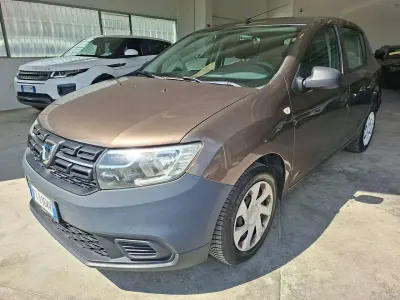 Usata Dacia Sandero 73 CV (53 kW) 2019 Marrone Berlina