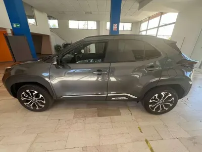 Usata Toyota Yaris Cross Trend 92 CV (67 kW) 2025 Grigio SUV