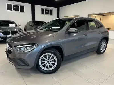 Usata Mercedes GLA200 Business 150 CV (110 kW) 2022 Grigio SUV