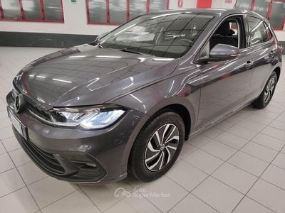 Usata VW Polo Life 95 CV (69 kW) 2025 Grigio scuro Utilitaria