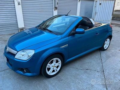 Usata Opel Tigra Sport 90 CV (66 kW) 2005 Blu Cabrio