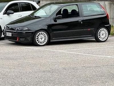 Usata Fiat Punto 131 CV (96 kW) 1998 Nero Berlina