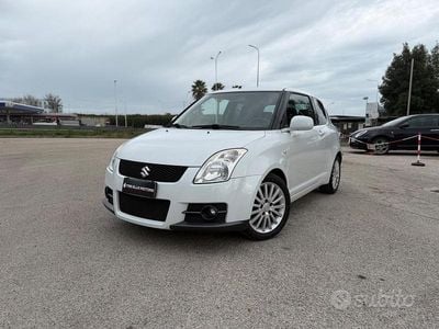 Begagnad Suzuki Swift GL 125 HK (91 kW) 2010 Vit Halvkombi