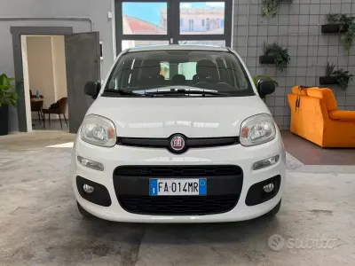 Usata Fiat Panda Lounge 69 CV (50 kW) 2015 Bianco Utilitaria