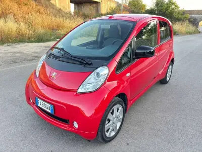 Usata Peugeot iON 35 kW (48 CV) 2011 Rosso Utilitaria