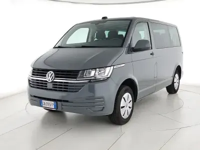 Usata VW Caravelle Business 110 CV (80 kW) 2023 Grigio Furgone