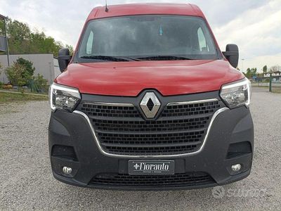 Usata Renault Master 163 CV (119 kW) 2023 Rosso Monovolume