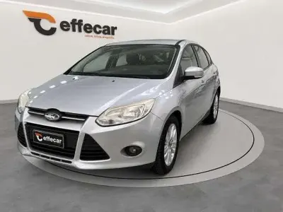 Usata Ford Focus 95 CV (69 kW) 2012 Argento Berlina