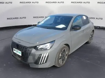 Usata Peugeot 208 Allure 101 CV (74 kW) 2025 Grigio Utilitaria