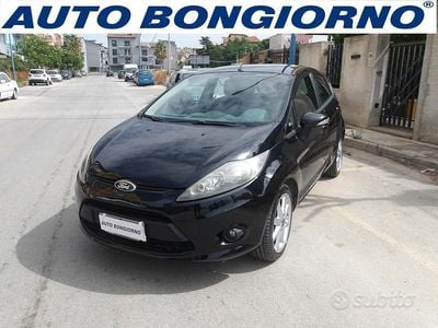 Usata Ford Fiesta Titanium 67 CV (49 kW) 2010 Viola Berlina