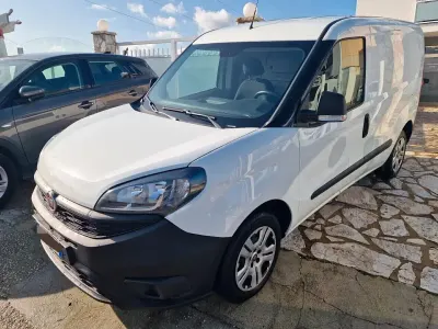 Usata Fiat Doblò Business 95 CV (69 kW) 2021 Bianco Monovolume