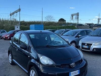 Usata Toyota Aygo 68 CV (50 kW) 2011 Nero Utilitaria