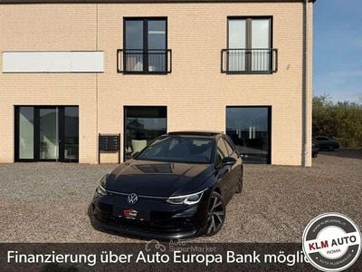 Begagnad VW Golf VIII R-line 150 HK (110 kW) 2023 Svart Sedan