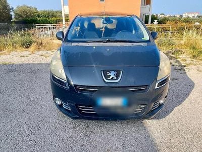 Usata Peugeot 5008 112 CV (82 kW) 2011 Nero Monovolume