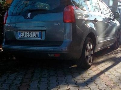 Usata Peugeot 5008 112 CV (82 kW) 2011 Grigio Monovolume