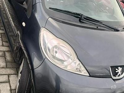 Usata Peugeot 107 68 CV (50 kW) 2006 Blu Utilitaria