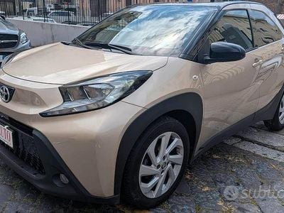 Usata Toyota Aygo X Lounge 72 CV (52 kW) 2022 Beige SUV