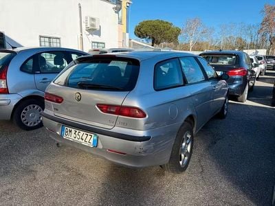 Usata Alfa Romeo 156 Progression 105 CV (77 kW) 2000 Argento Station wagon