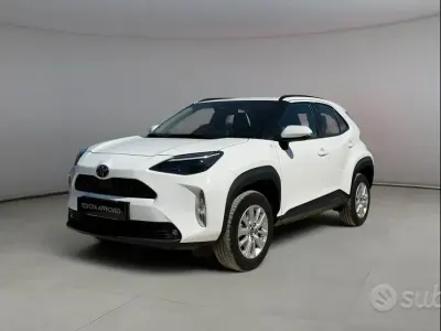 Usata Toyota Yaris Cross Active 116 CV (85 kW) 2025 Bianco SUV