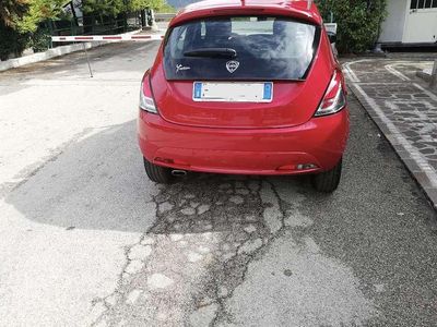 Usata Lancia Ypsilon Gold 69 CV (50 kW) 2017 Utilitaria
