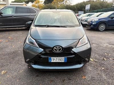 Usata Toyota Aygo Cool 69 CV (50 kW) 2018 Grigio Utilitaria