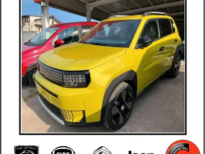 Nuova Fiat Grande Panda La Prima 100 CV (73 kW) 2026 Giallo Utilitaria
