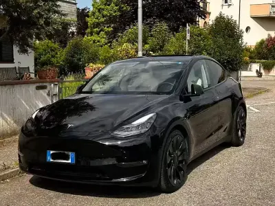 Usata Tesla Model Y Performance 185 kW (252 CV) 2024 Nero SUV