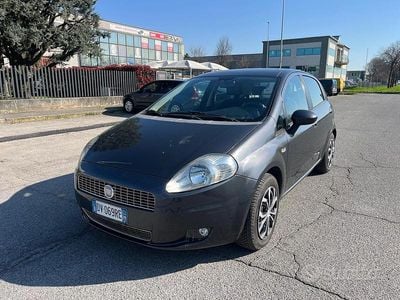 Usata Fiat Grande Punto Dynamic 77 CV (56 kW) 2009 Nero Utilitaria