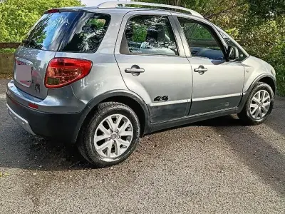 Usata Fiat Sedici 120 CV (88 kW) 2011 Grigio SUV