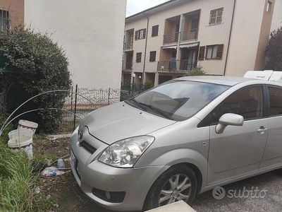 Usata Toyota Verso 177 CV (130 kW) 2009 Grigio Monovolume