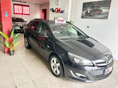 Usata Opel Astra 110 CV (80 kW) 2012 Nero Station wagon