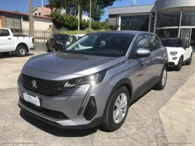 Usata Peugeot 3008 Business-Line 131 CV (96 kW) 2021 Argento SUV