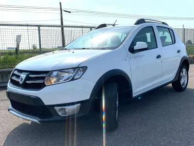 Usata Dacia Sandero Prestige 90 CV (66 kW) 2016 Bianco Berlina