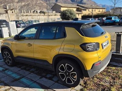 Usata Jeep Avenger Summit 114 kW (156 CV) 2024 Giallo SUV