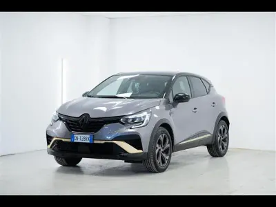 Usata Renault Captur Engineered 145 CV (106 kW) 2023 Grigio SUV