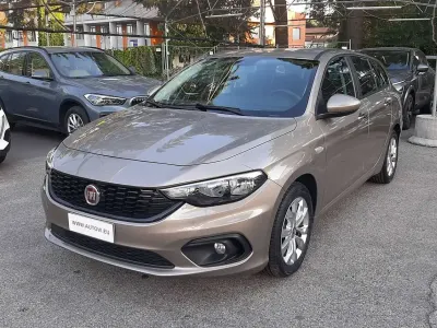 Usata Fiat Tipo Easy 95 CV (69 kW) 2019 Grigio Station wagon