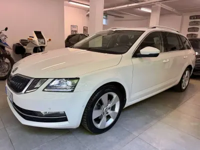 Usata Skoda Octavia Style 110 CV (80 kW) 2017 Candy white Station wagon