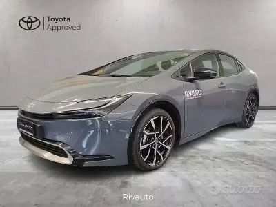 Usata Toyota Prius Plug-in Hybrid Lounge 223 CV (164 kW) 2025 Grigio Utilitaria